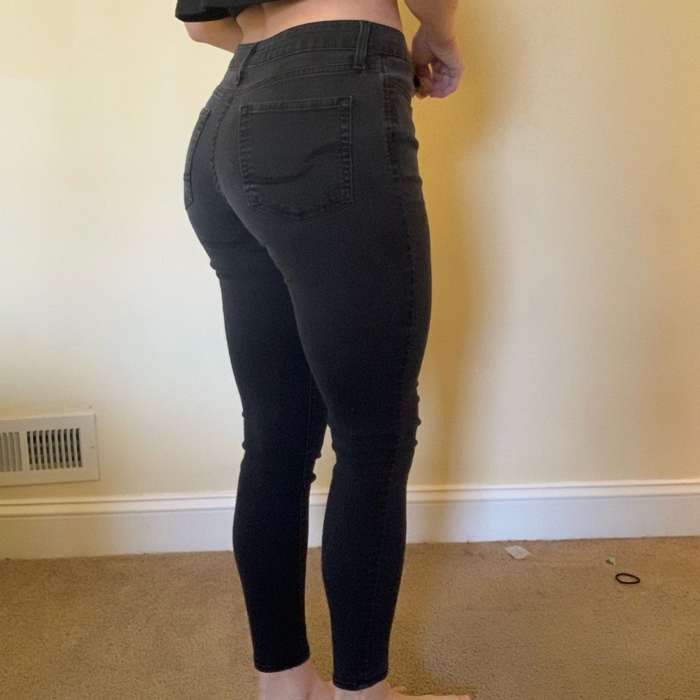 Levis stretchy skinny Jean in black